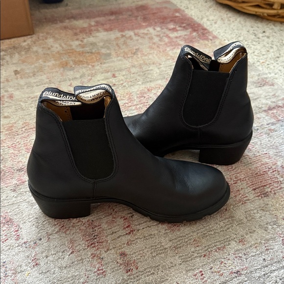Blundstone Black Chelsea Ankle Boots - Picture 4 of 6